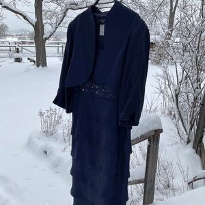 Never Worn R&M Richards jewel-tone navy blue special occasion dress & jacket set